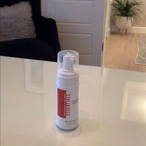 New 4.2 Oz Foaming Sunless Tanner.